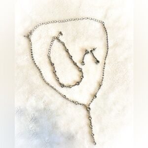 Gorgeous necklace, bracelet and earrings set. Excellent condition